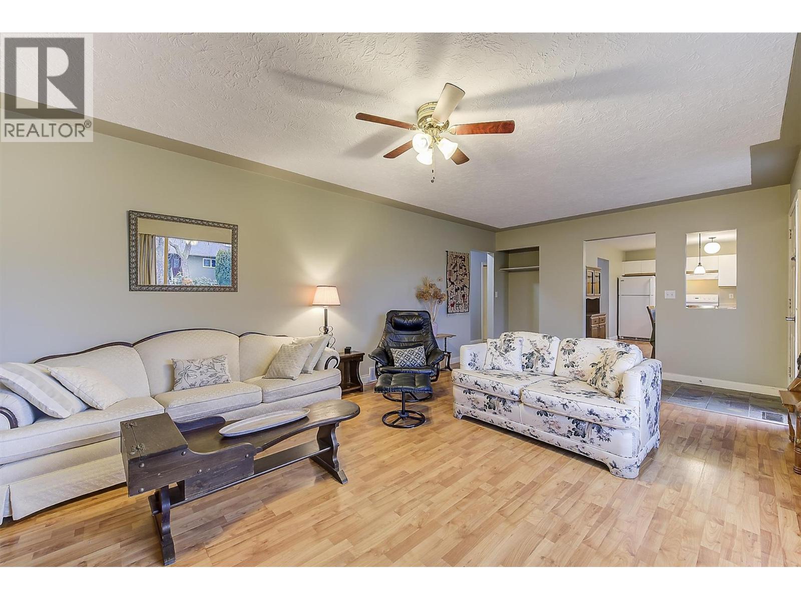  1122 Stockwell Avenue, Kelowna