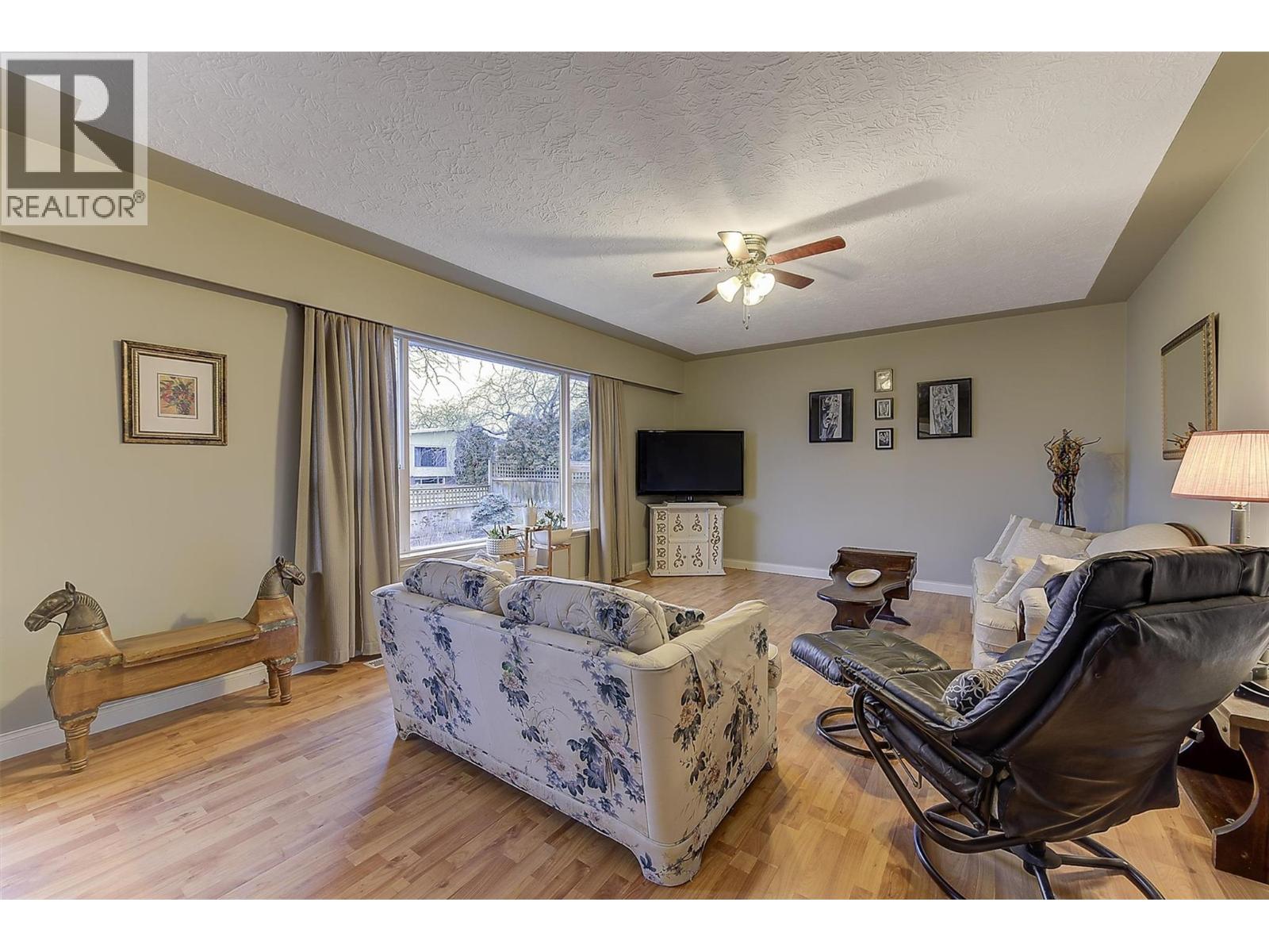  1122 Stockwell Avenue, Kelowna