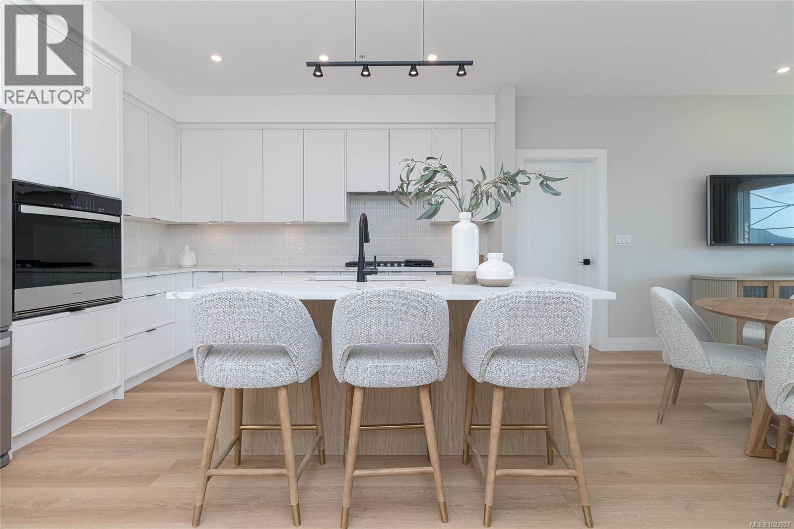 101 1810 Selenite Pl, Langford