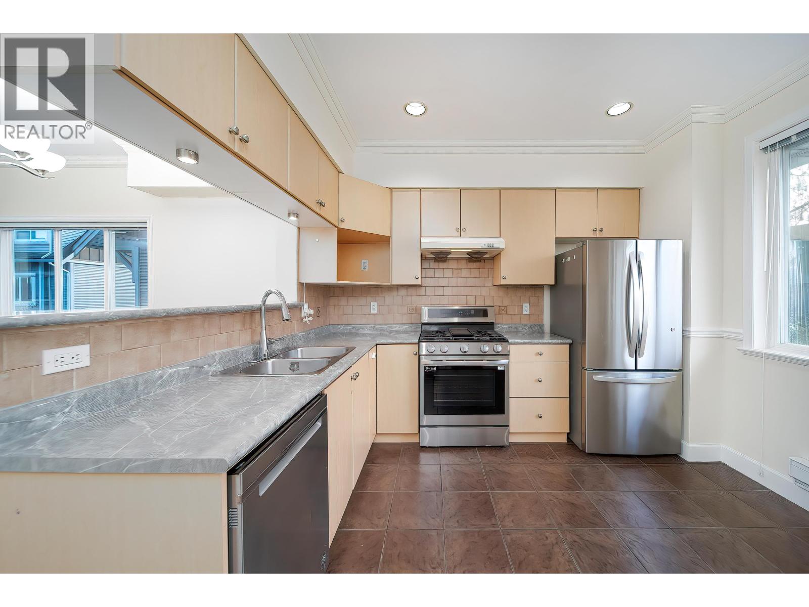 #15-9288 KEEFER Avenue, Richmond