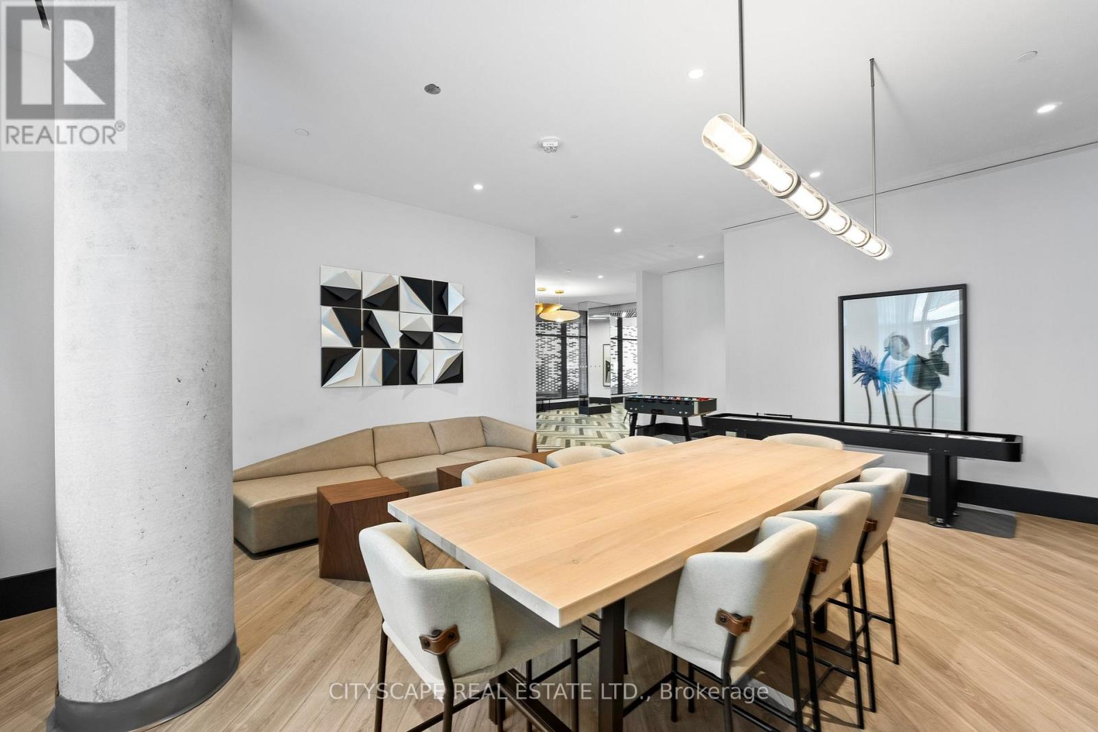 #911 1808 ST. CLAIR AVENUE W - 20