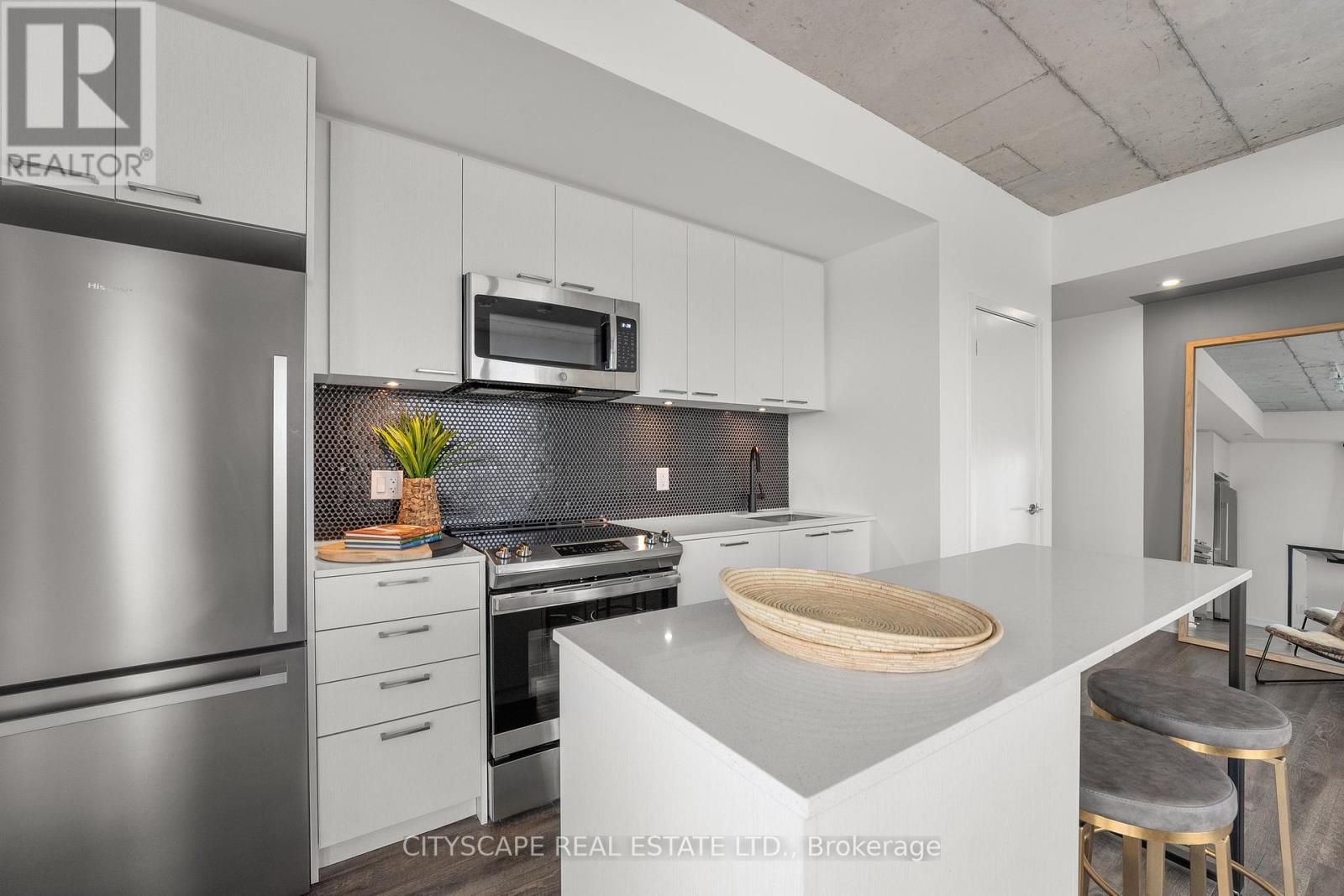 #911 1808 ST. CLAIR AVENUE W - 4