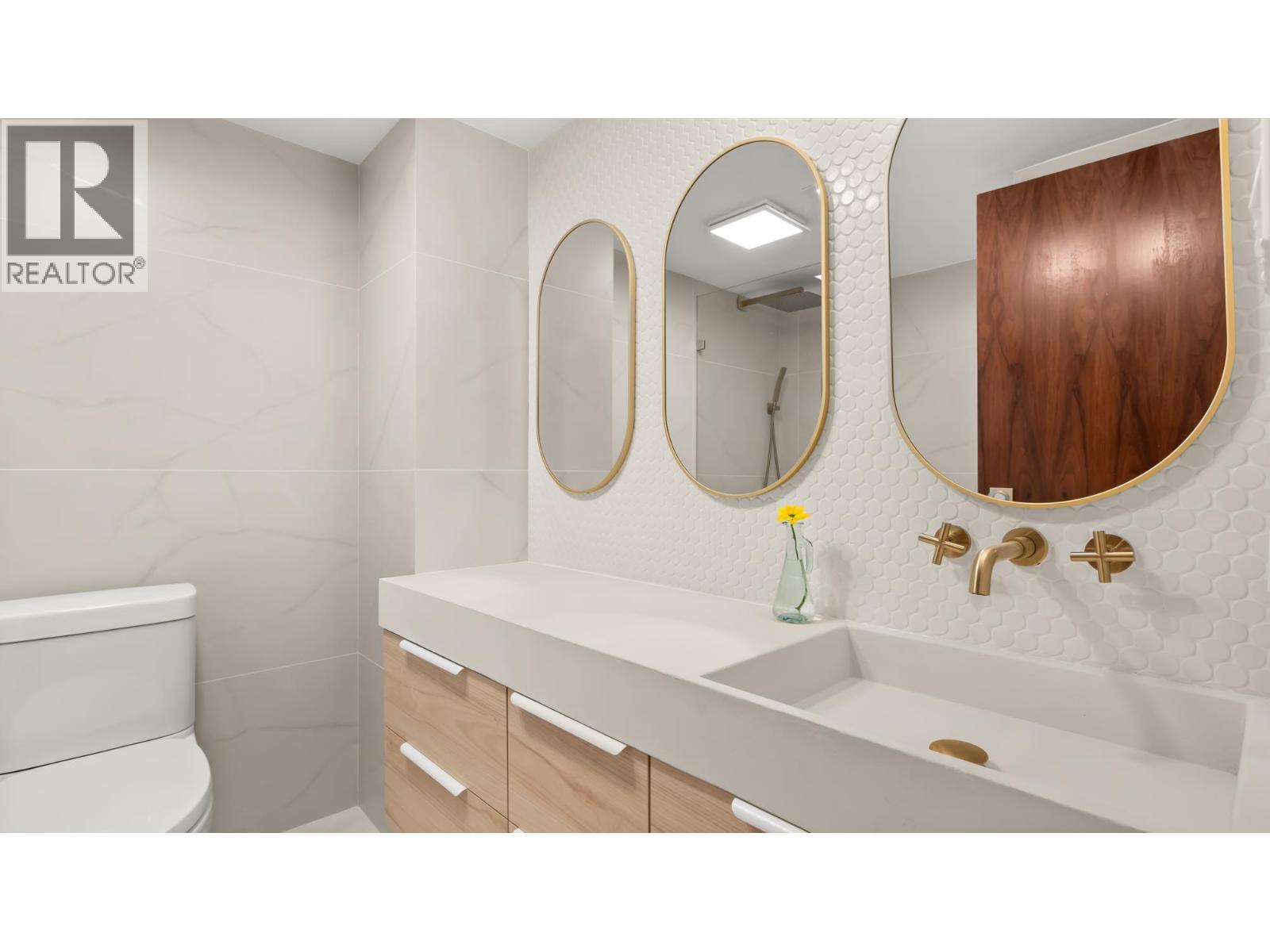 401 475 13TH STREET, West Vancouver