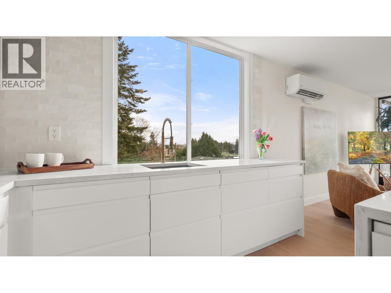 401 475 13TH STREET, West Vancouver