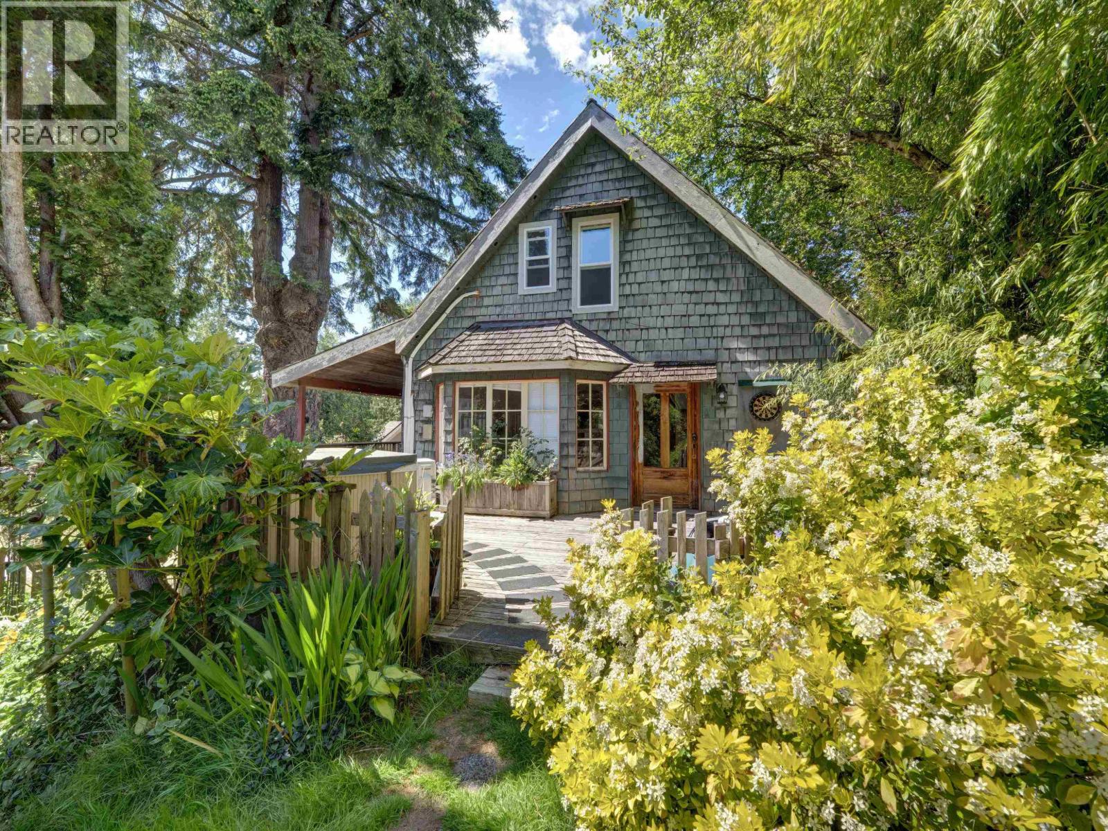 2602 LOWER ROAD, Roberts Creek