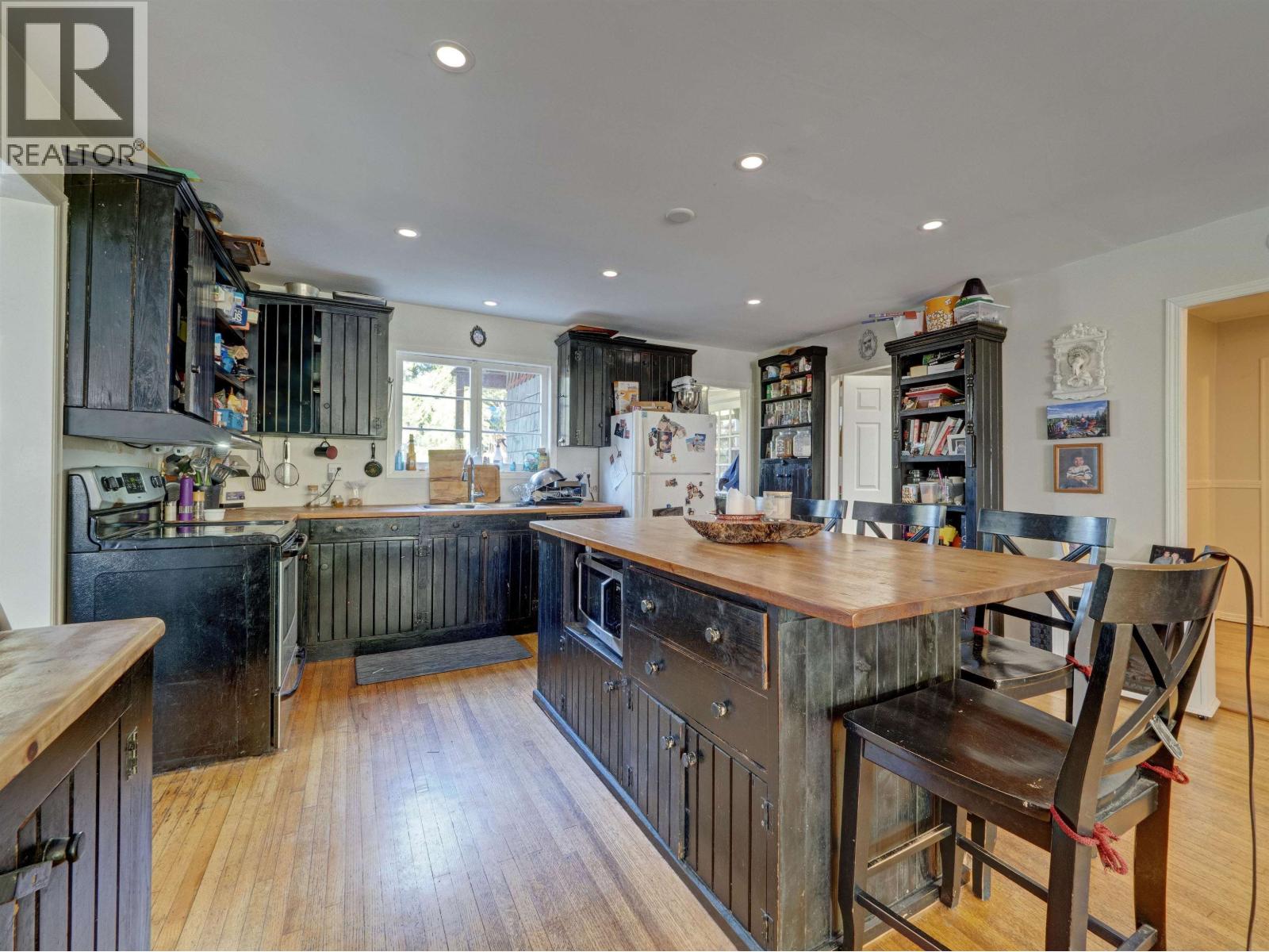 2602 LOWER ROAD, Roberts Creek