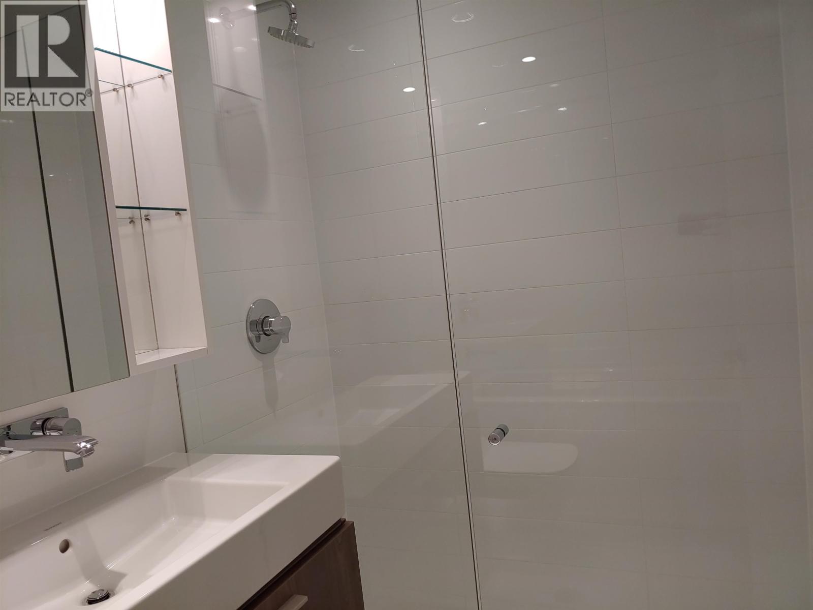 5702 1955 ALPHA AVENUE, Burnaby