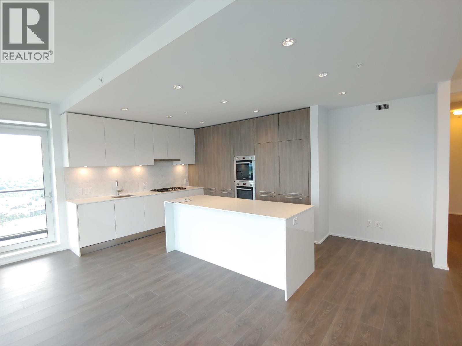 5702 1955 ALPHA AVENUE, Burnaby