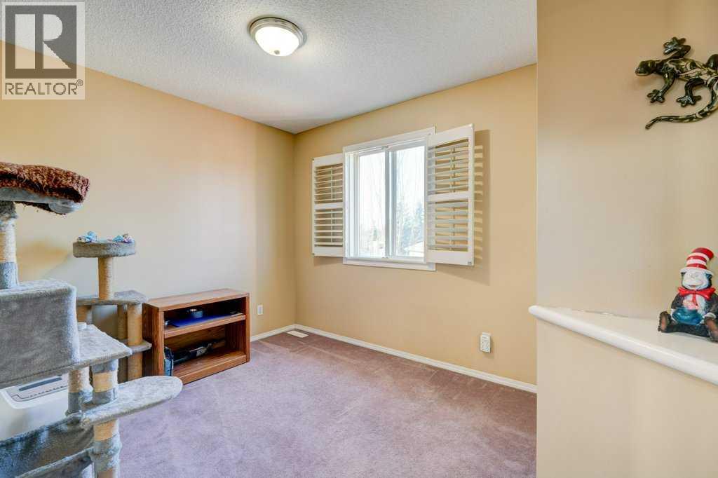 Single Family House for Sale in  Chaparral Drive SE Chaparral Calgary 