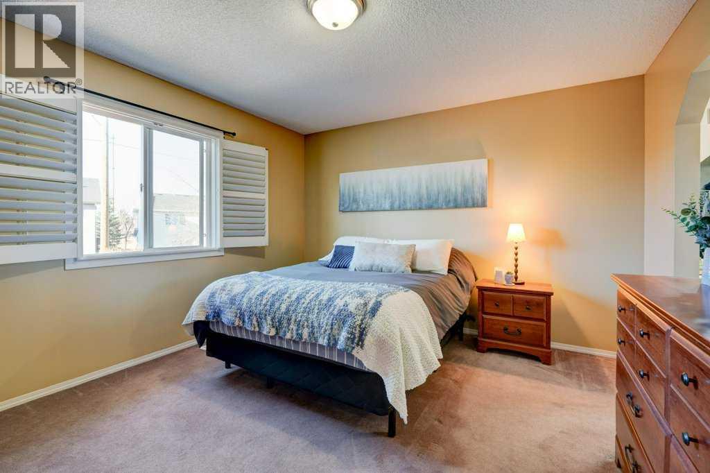 Single Family House for Sale in  Chaparral Drive SE Chaparral Calgary 