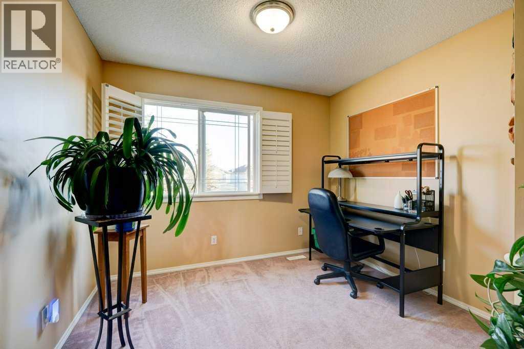 Single Family House for Sale in  Chaparral Drive SE Chaparral Calgary 