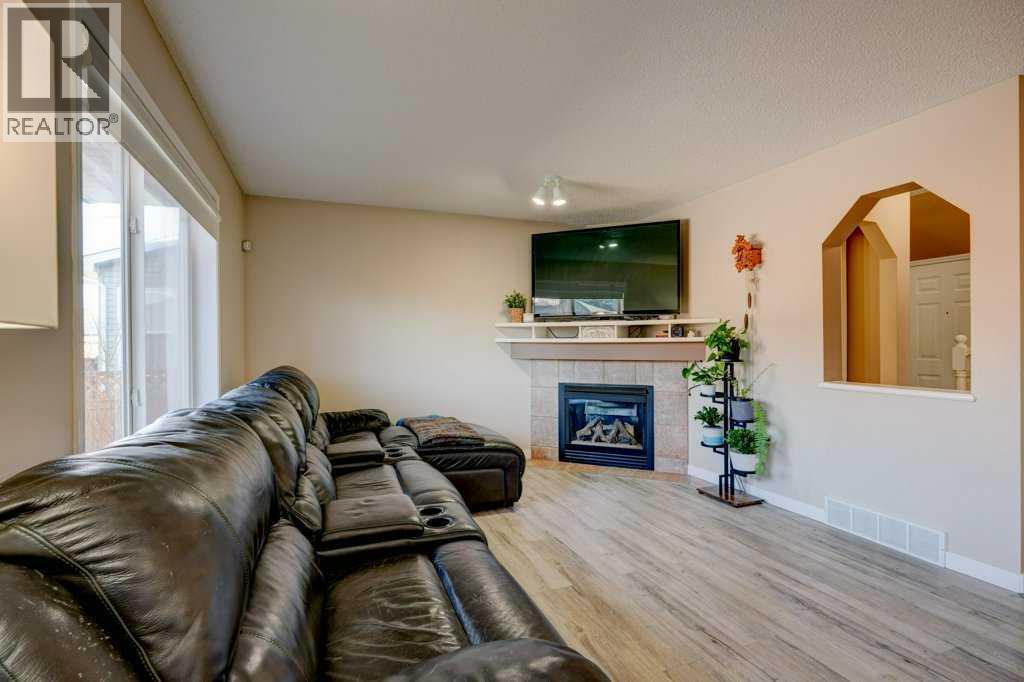 Single Family House for Sale in  Chaparral Drive SE Chaparral Calgary 
