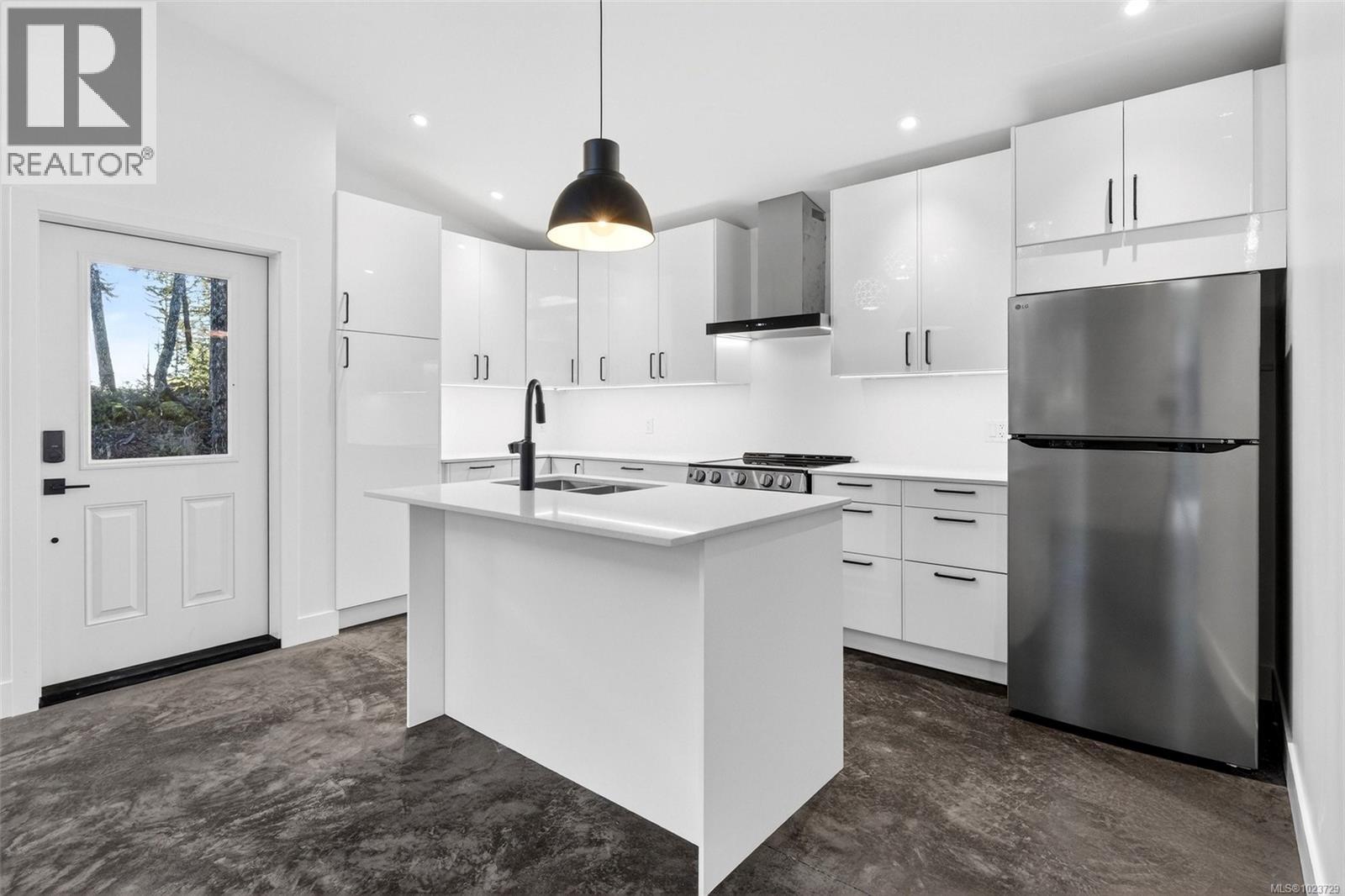 2450 Carpenter Rd, Sooke