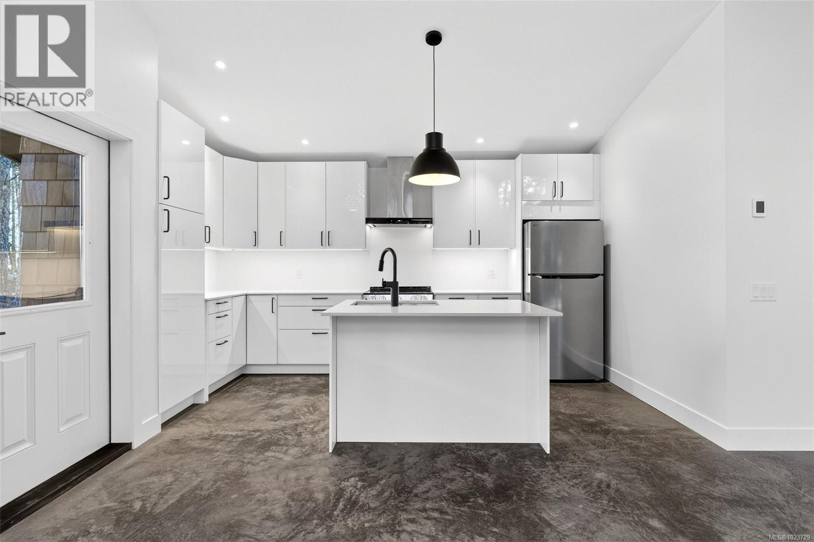 2450 Carpenter Rd, Sooke