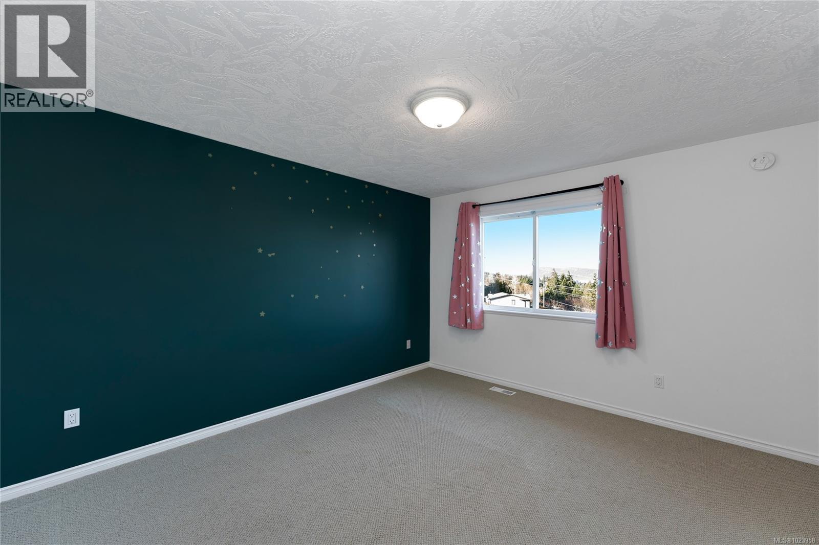 517 Louise Rd, Ladysmith