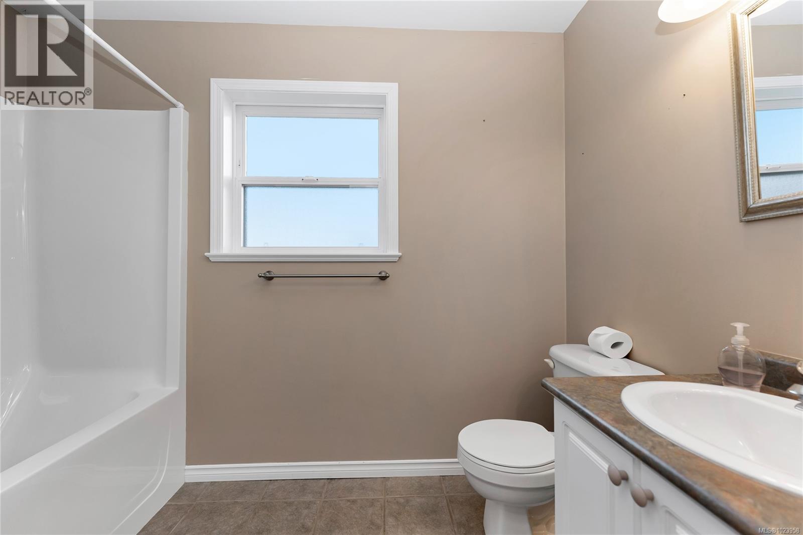 517 Louise Rd, Ladysmith