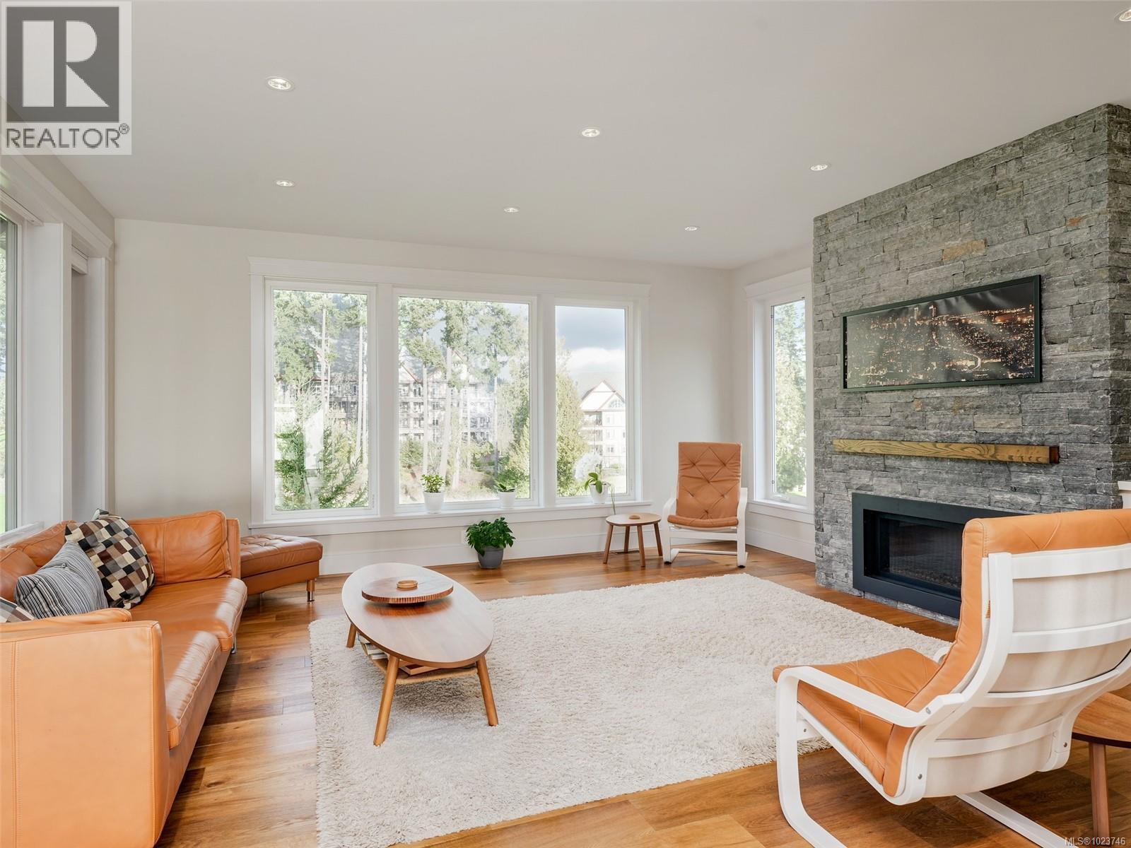  2156 Champions Way, Langford