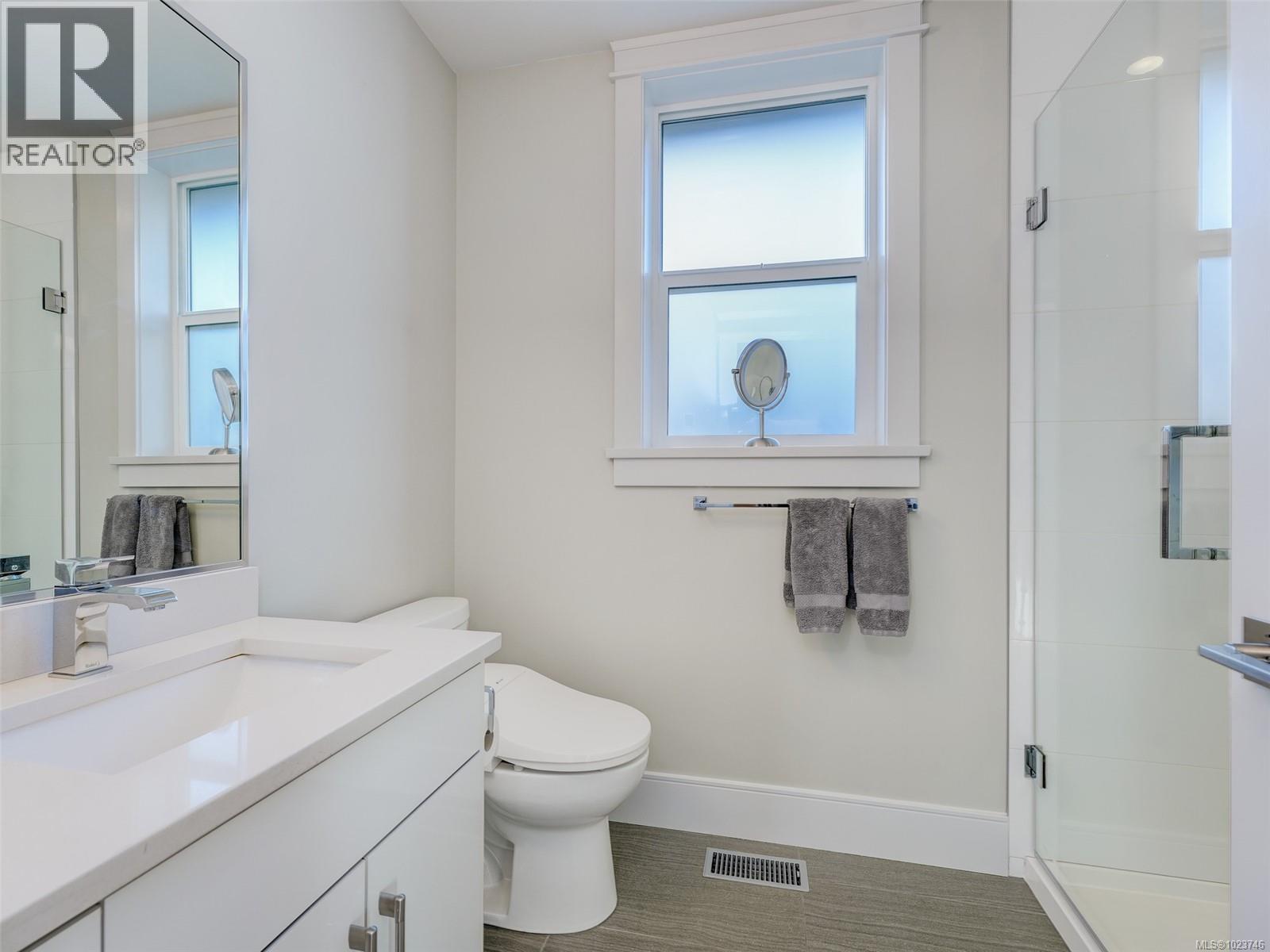  2156 Champions Way, Langford