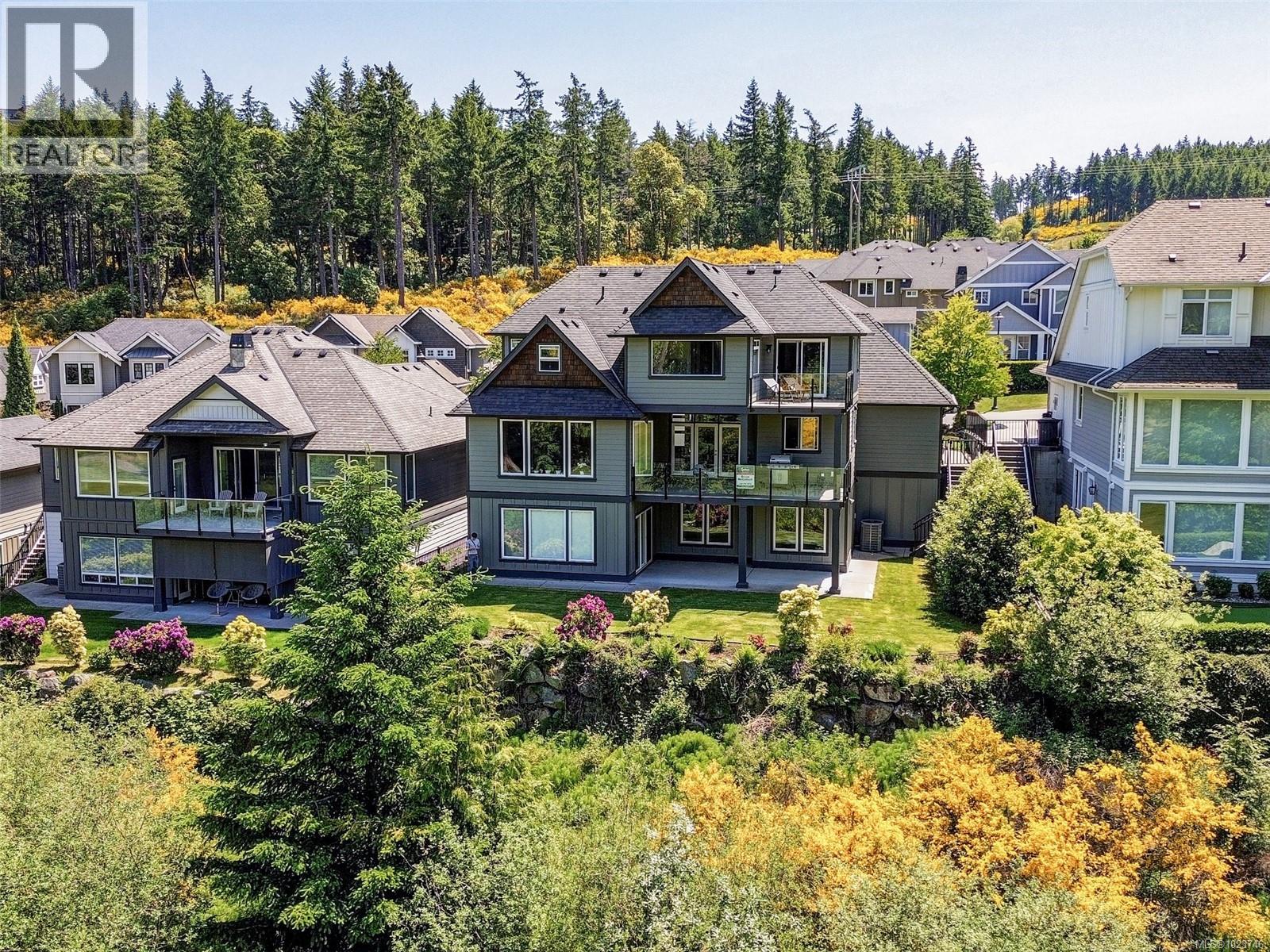  2156 Champions Way, Langford