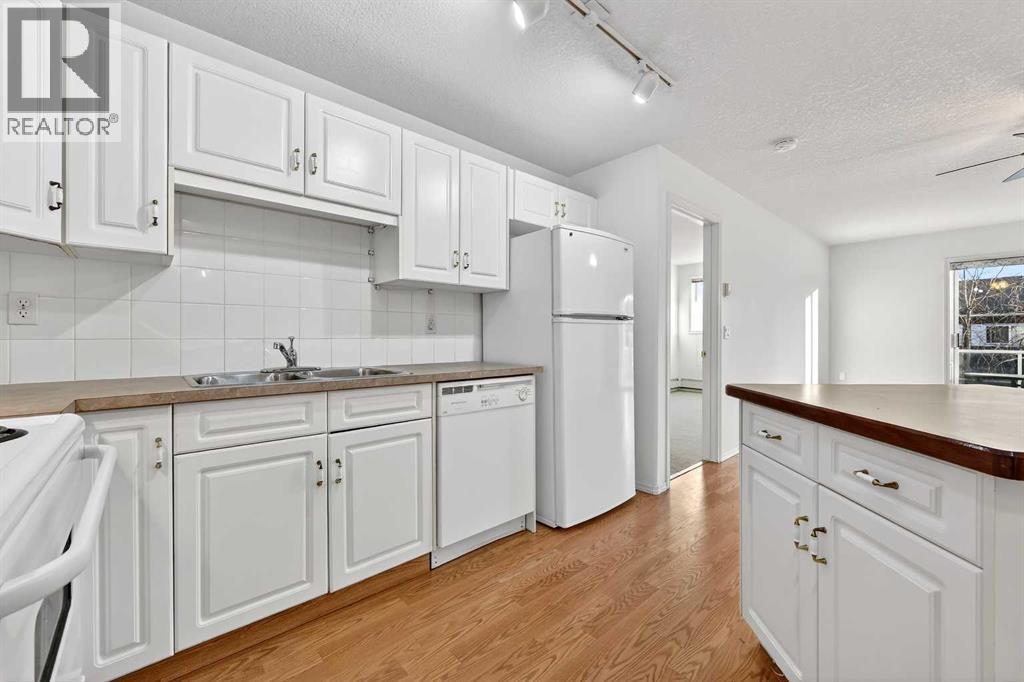 Single Family House for Sale in   Manora Place NE Marlborough Park Calgary 