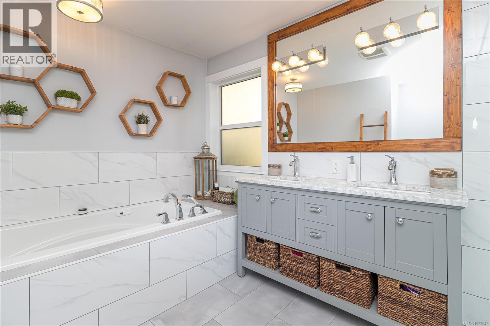 648 Granrose Terr, Colwood