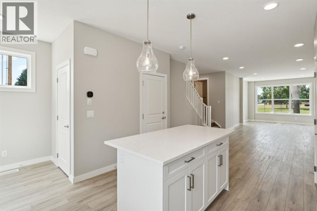 Single Family House for Sale in  Alderwood Close SE Acadia Calgary 