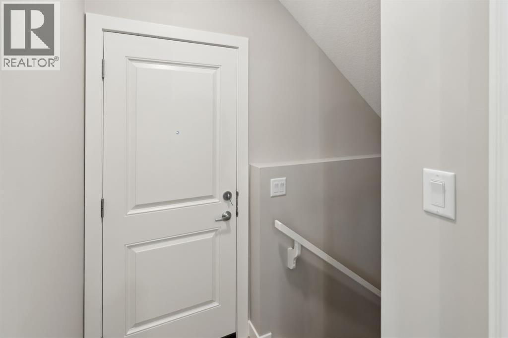 Single Family House for Sale in  Alderwood Close SE Acadia Calgary 