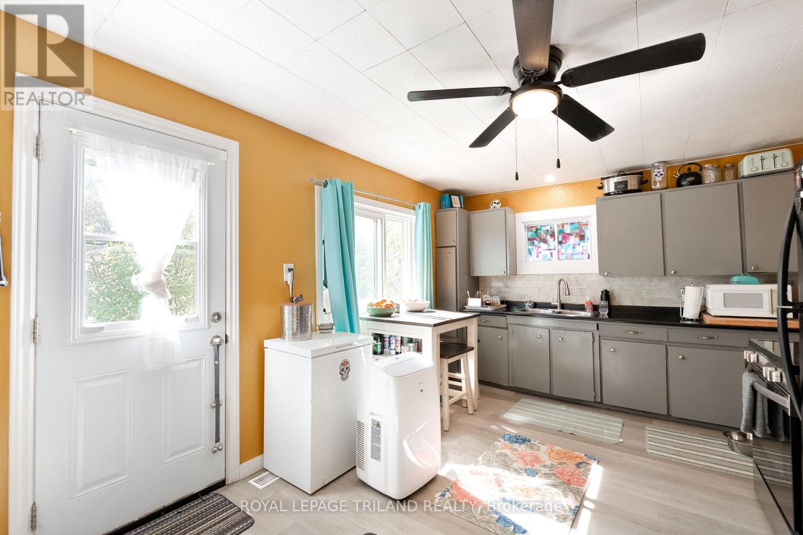 61 BRISCOE STREET W, London South (South E), Ontario