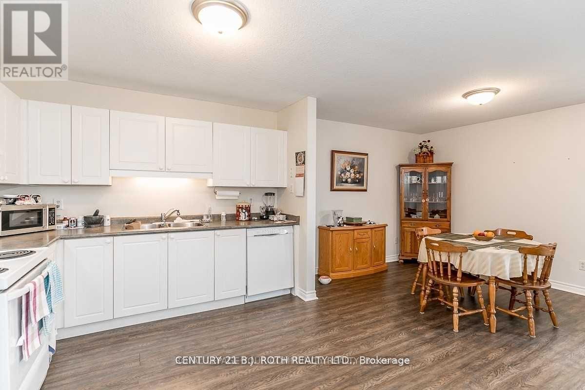 48 Cassandra Unit main level photo 4