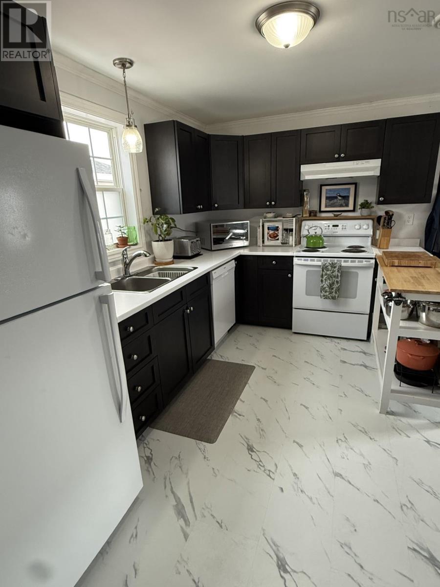 Property 8 of 18 of 27 PARKWOOD DRIVE, NORTH GRANT, N.S.