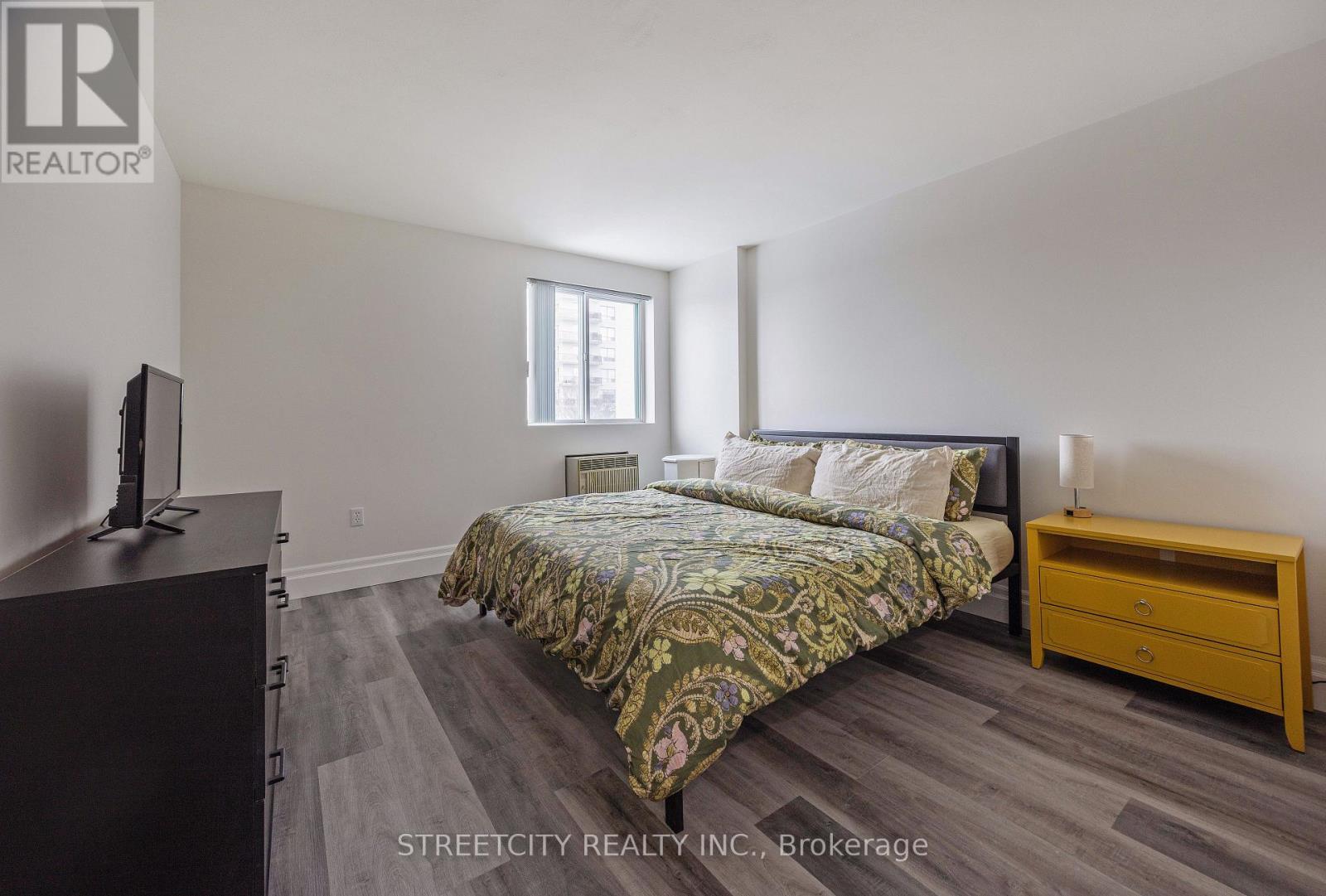407 - 333 COMMISSIONERS ROAD W — photo 20