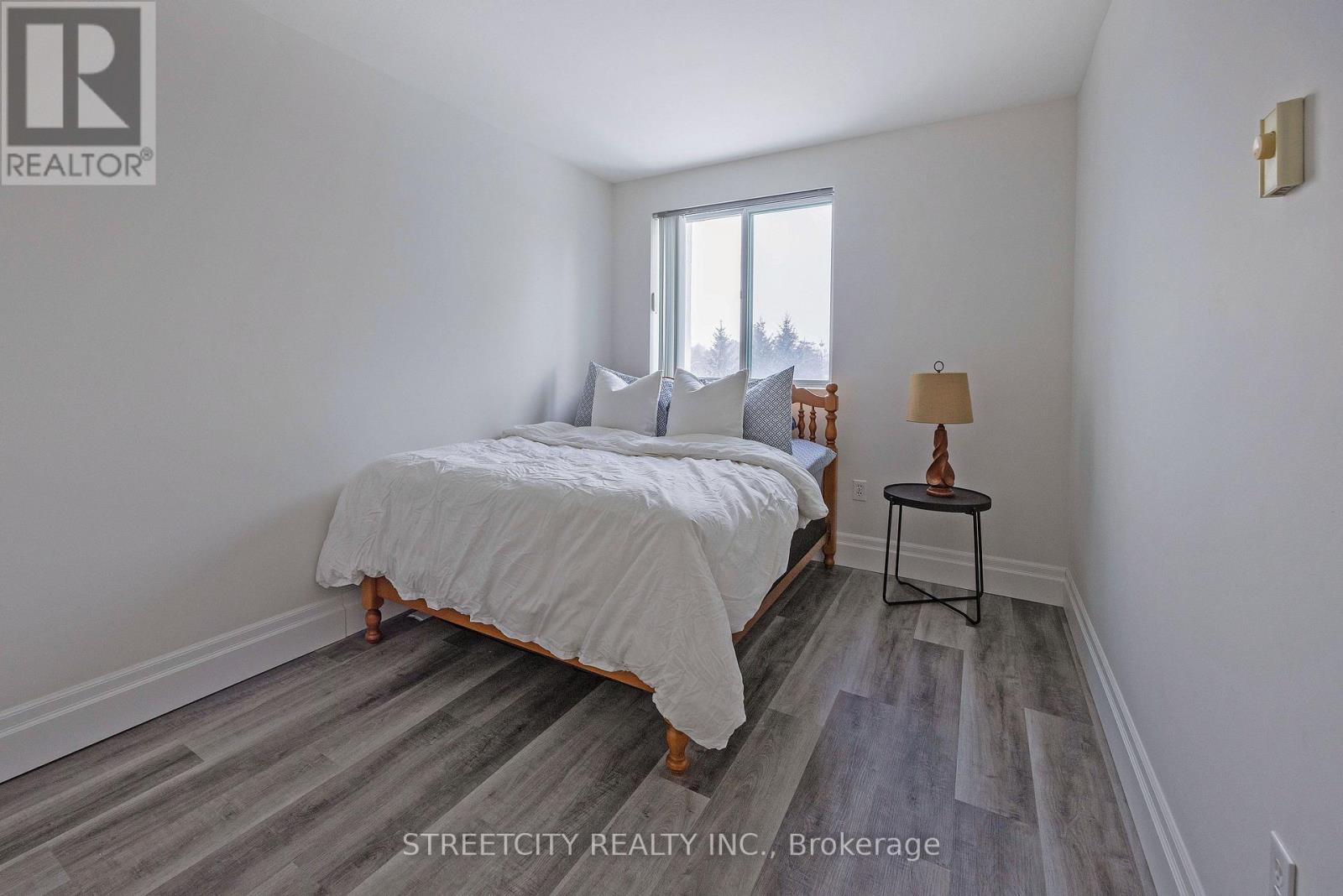 407 - 333 COMMISSIONERS ROAD W — photo 28