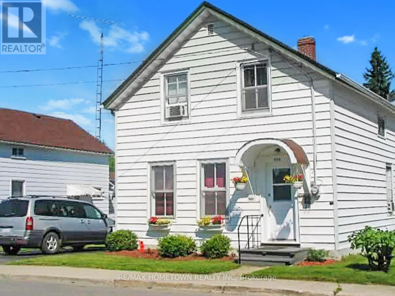 204 Wood Street East