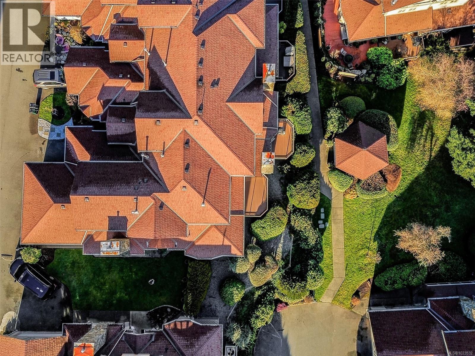 Single Family House for Sale in   Marsett Pl Royal Pines Saanich 