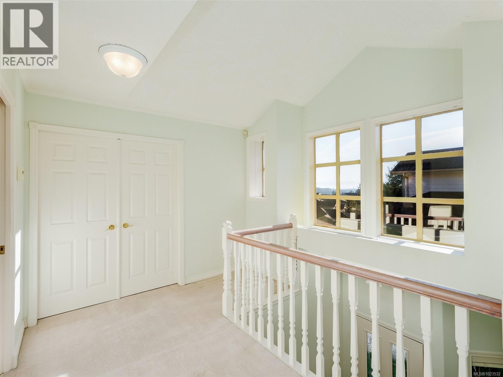 Single Family House for Sale in   Marsett Pl Royal Pines Saanich 