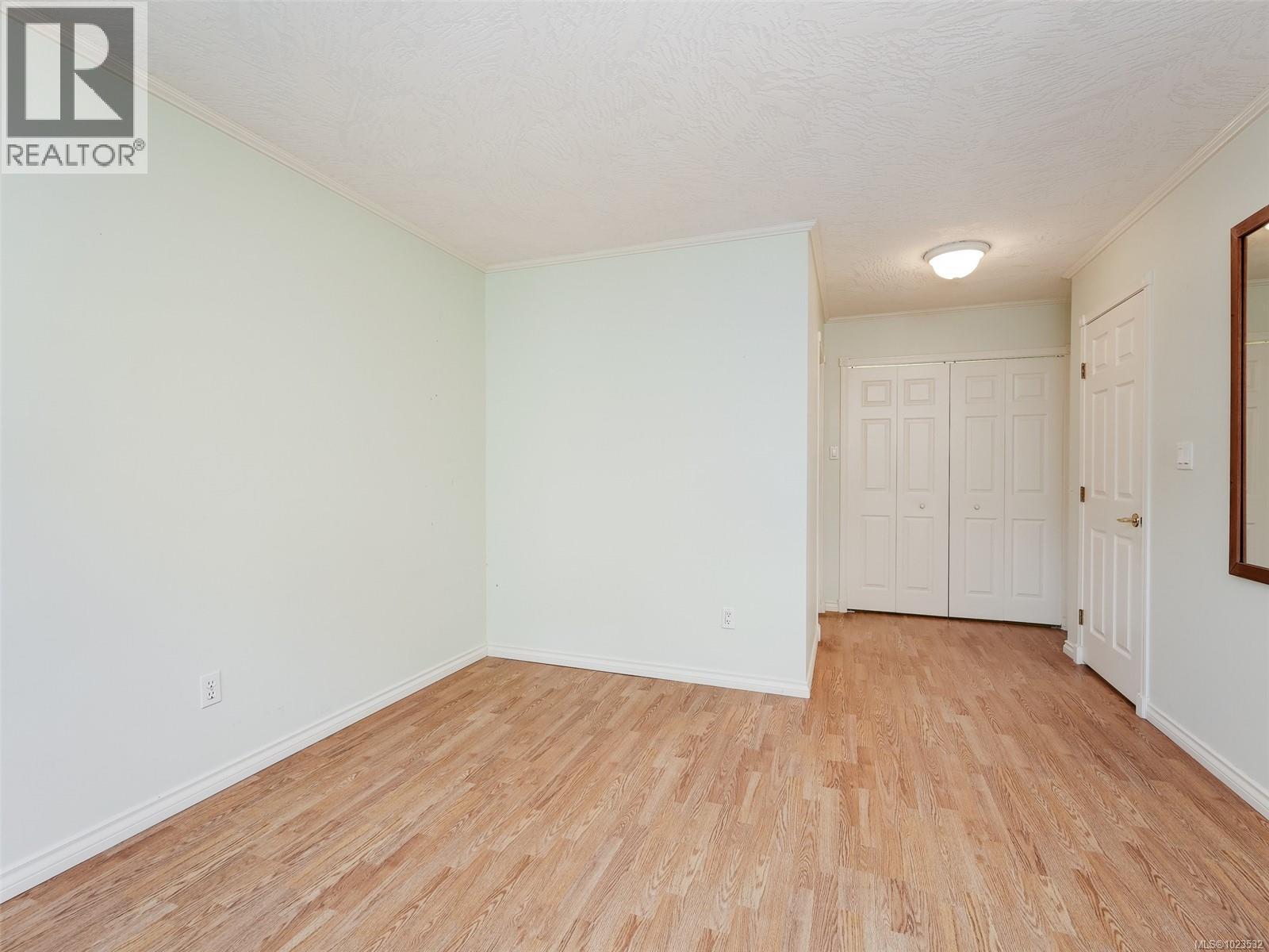 Single Family House for Sale in   Marsett Pl Royal Pines Saanich 