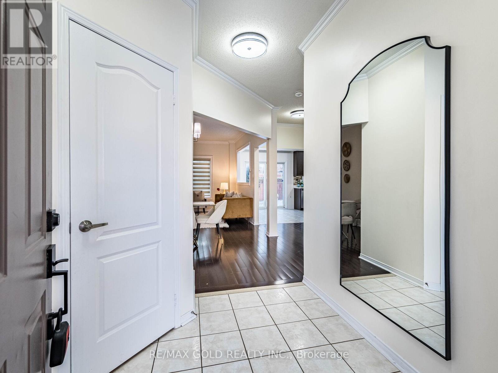 26 WATERDALE ROAD - Photo 3 of 30, Brampton (Fletcher's Meadow), Ontario