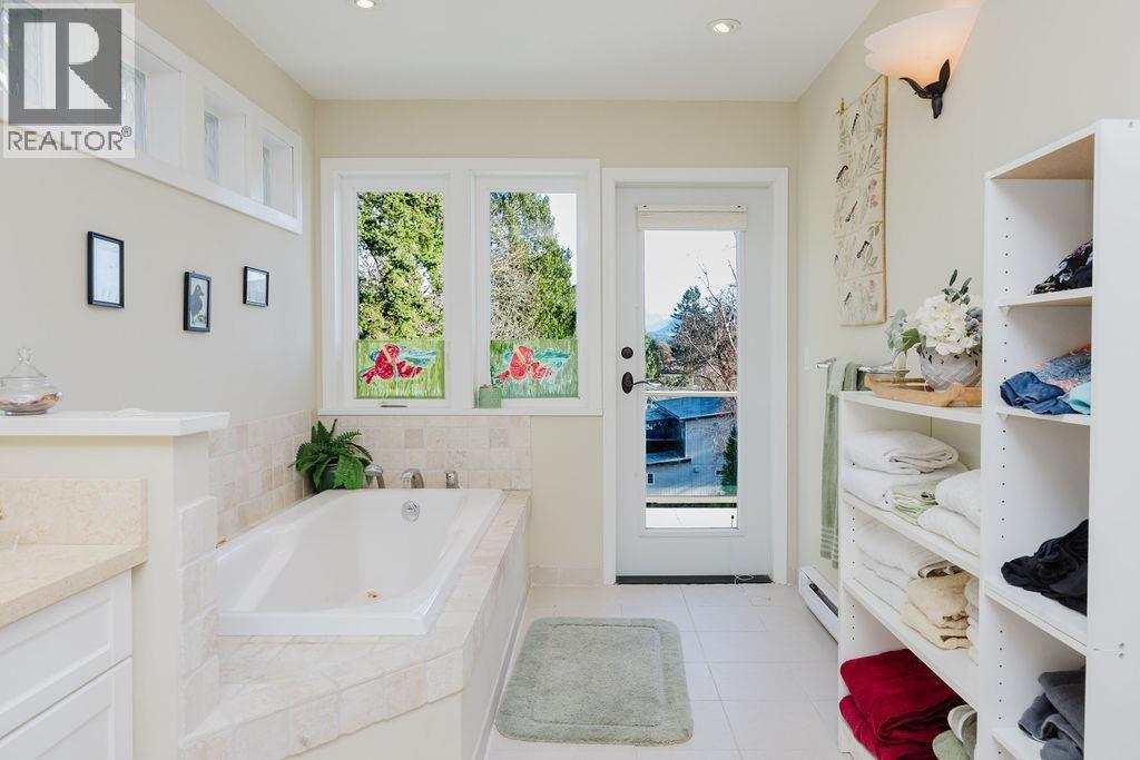 773 FRANKLIN ROAD, Gibsons