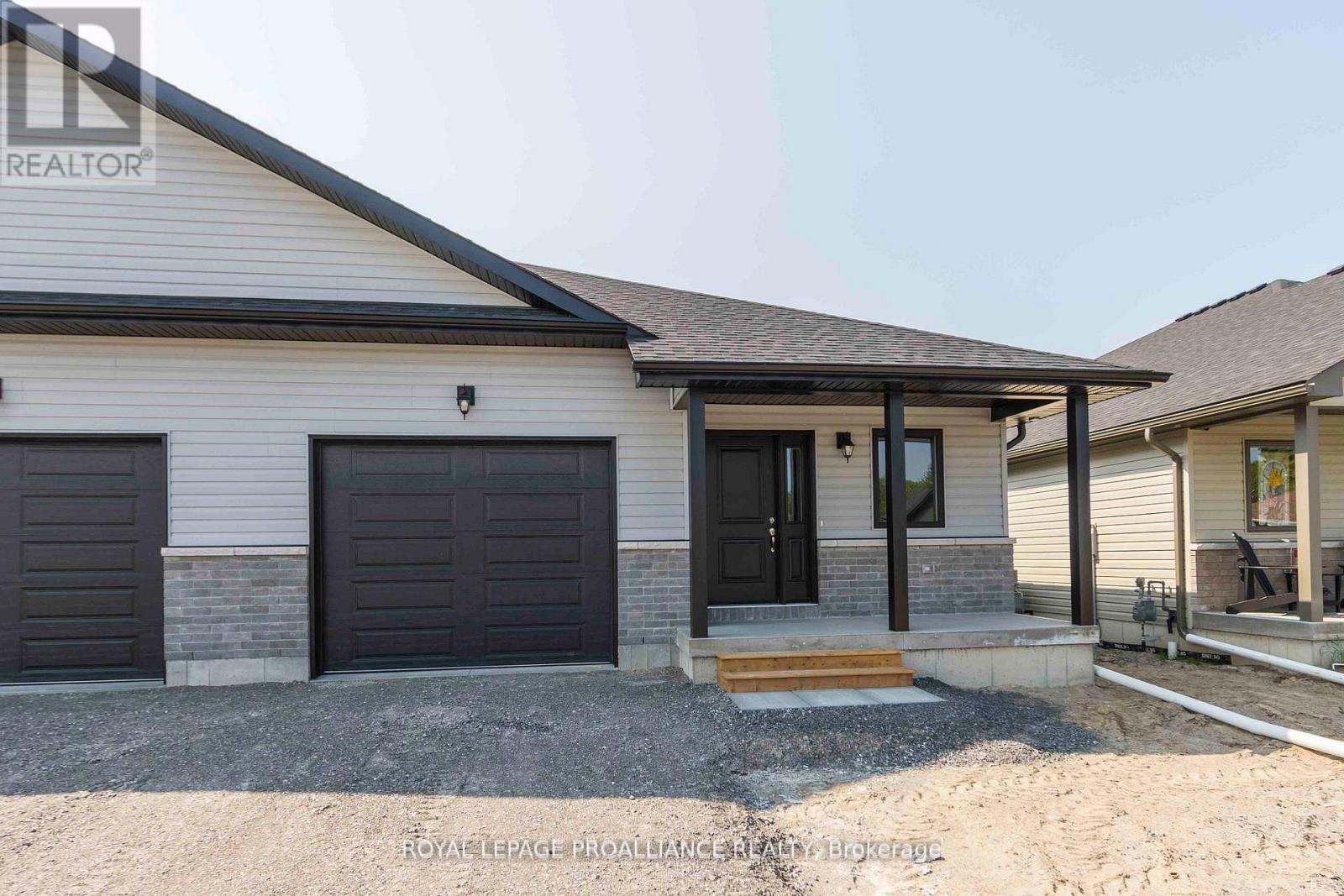 49 MACKENZIE JOHN CRESCENT - 1