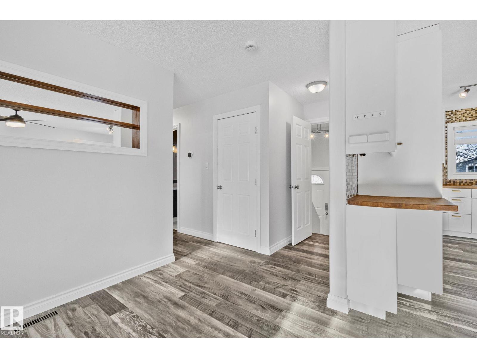 23 LARKSPUR CR, St. Albert