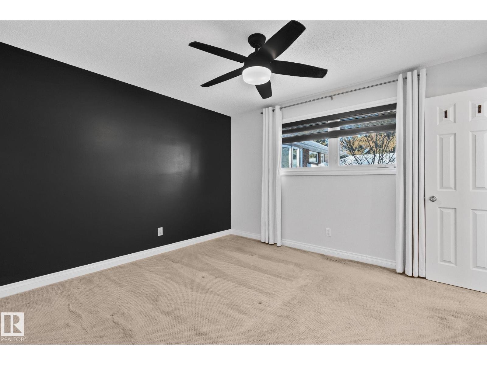 23 LARKSPUR CR, St. Albert