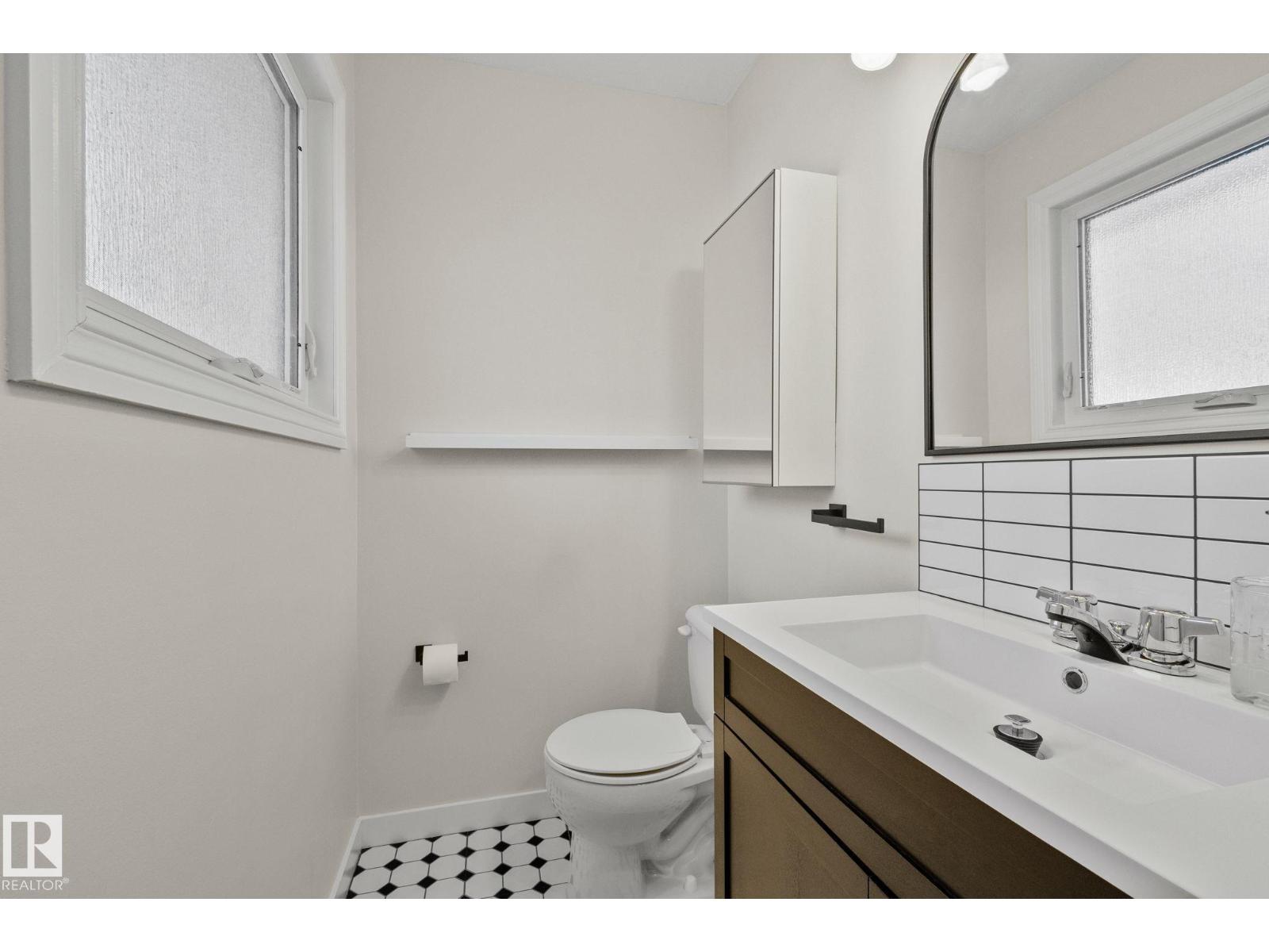 23 LARKSPUR CR, St. Albert