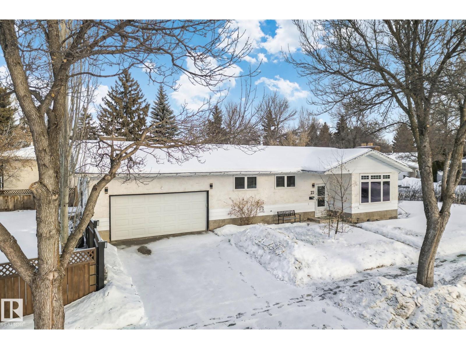 23 LARKSPUR CR, St. Albert