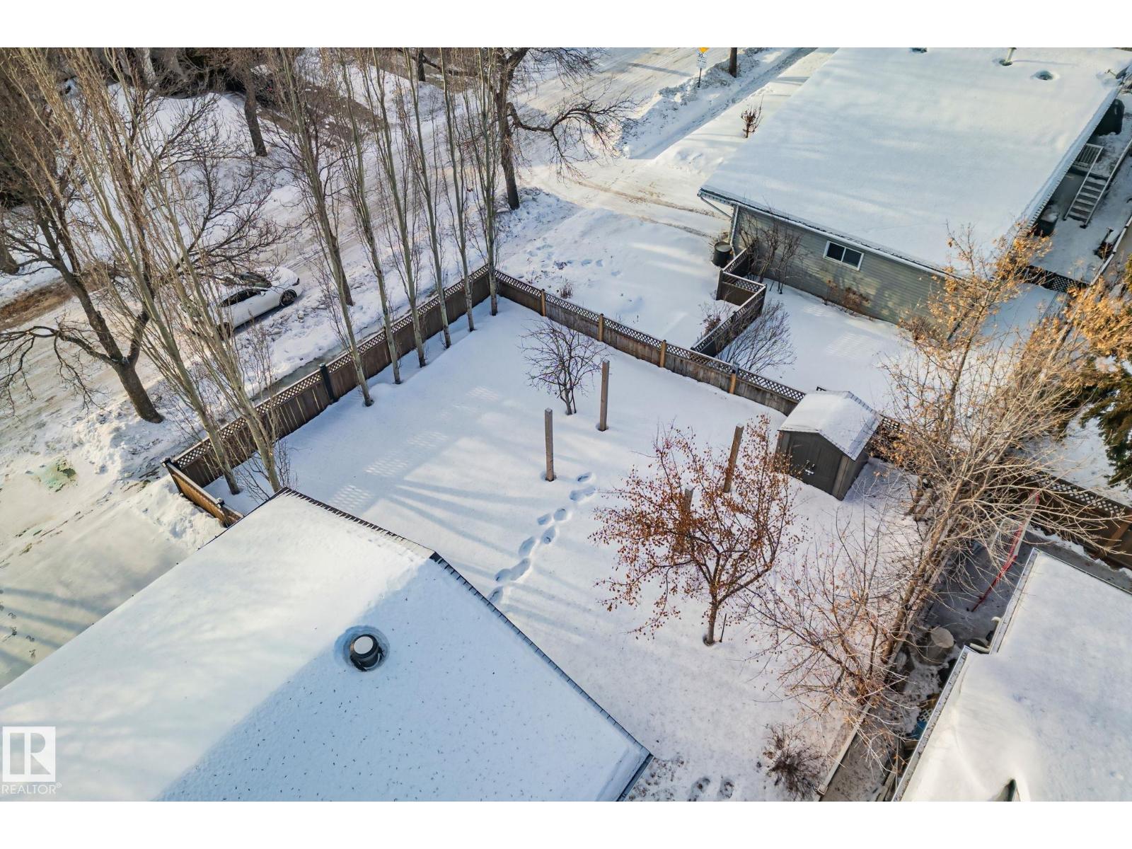 23 LARKSPUR CR, St. Albert