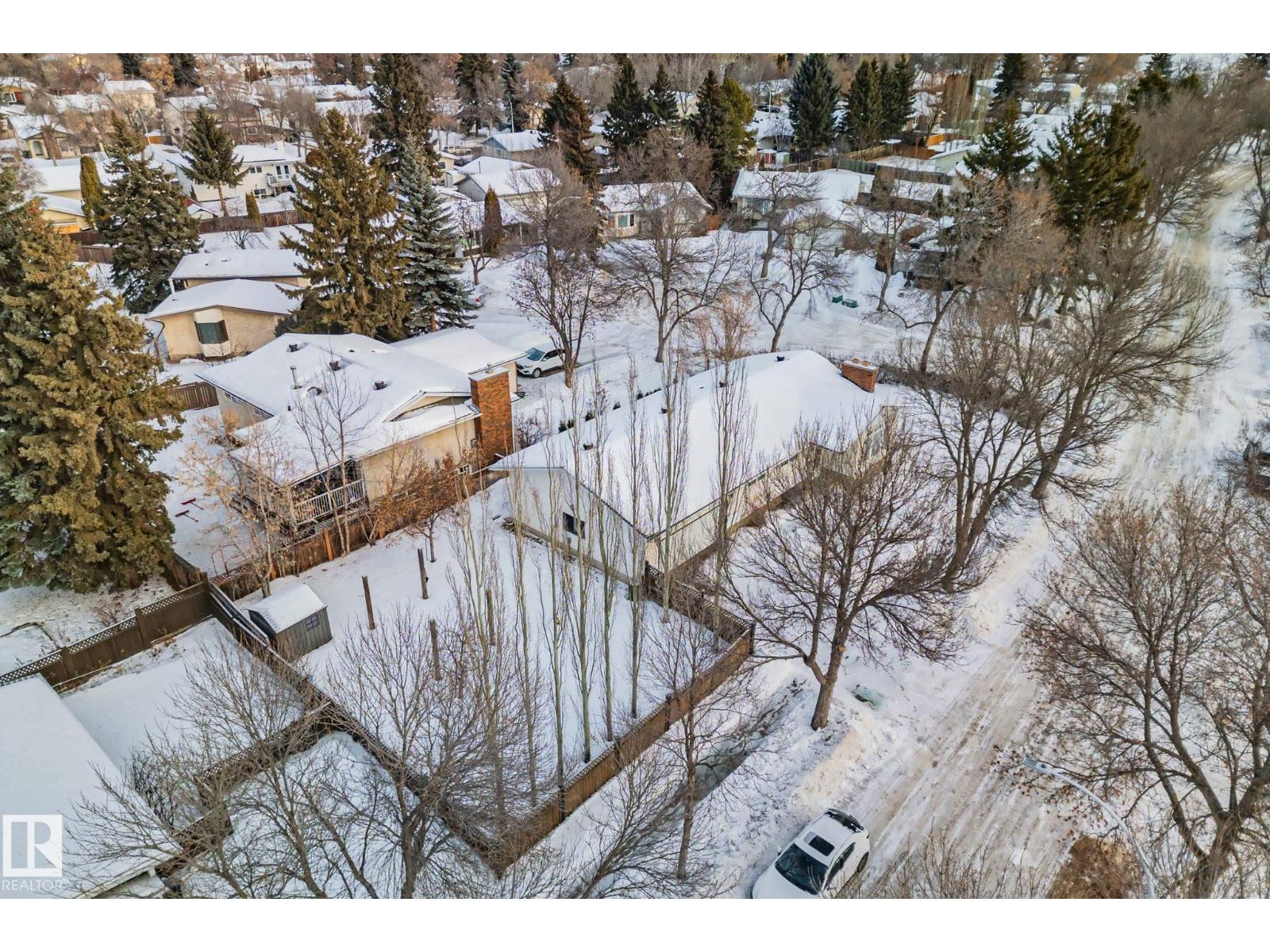 23 LARKSPUR CR, St. Albert