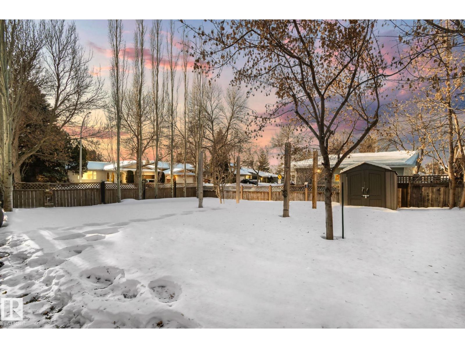 23 LARKSPUR CR, St. Albert