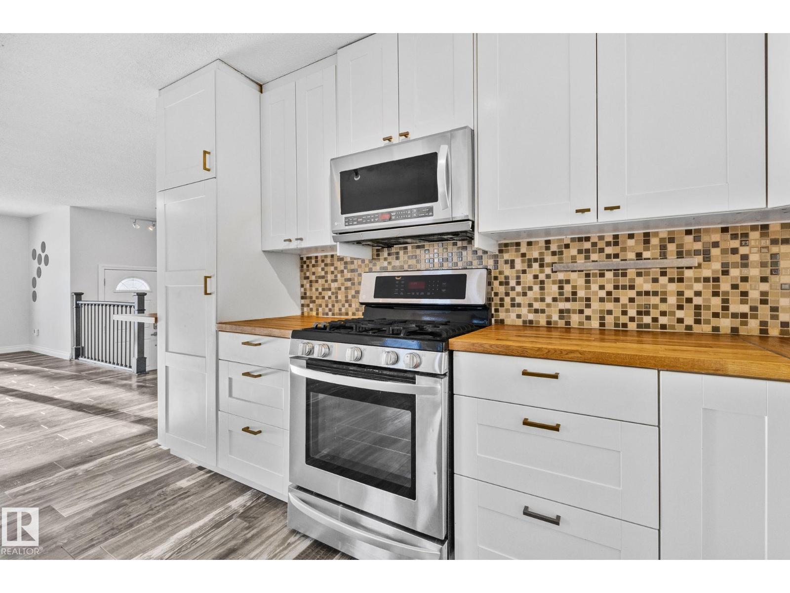 23 LARKSPUR CR, St. Albert