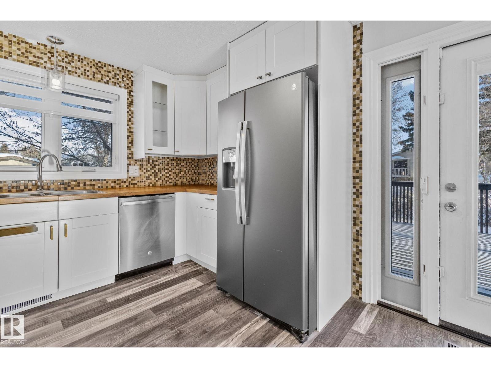 23 LARKSPUR CR, St. Albert