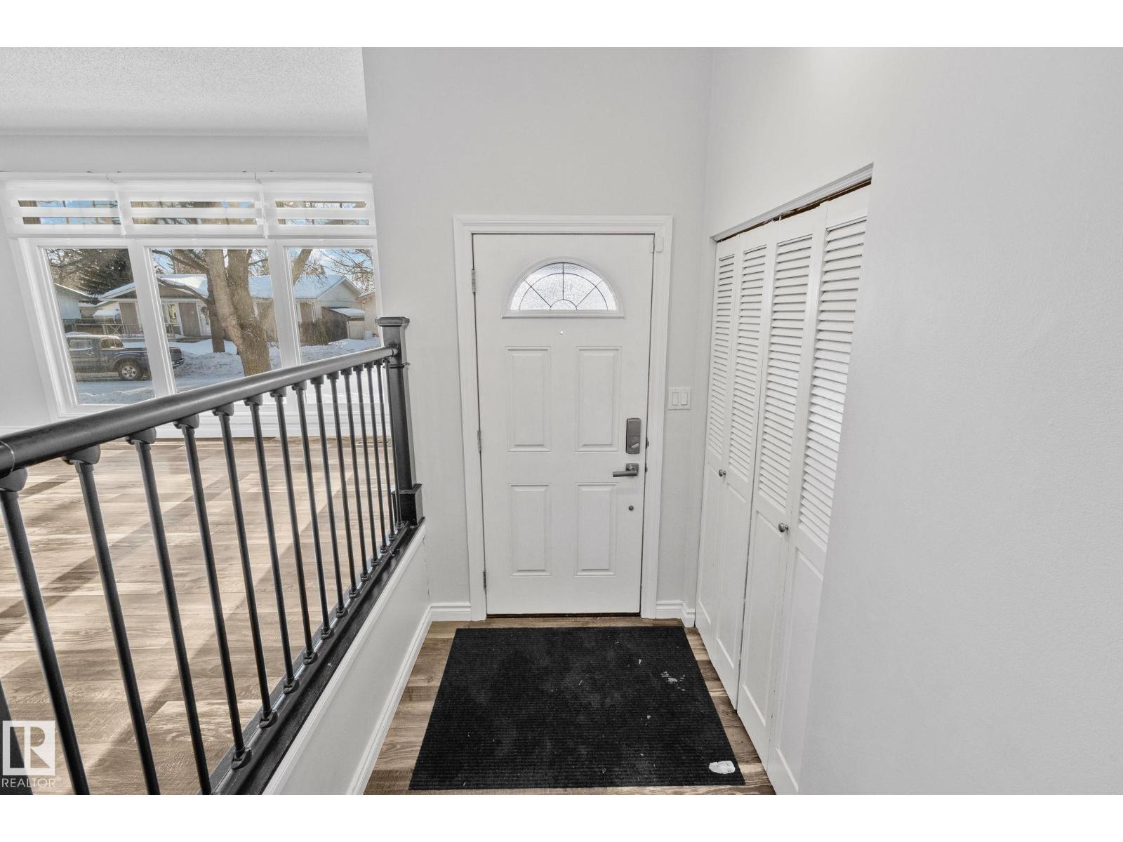 23 LARKSPUR CR, St. Albert