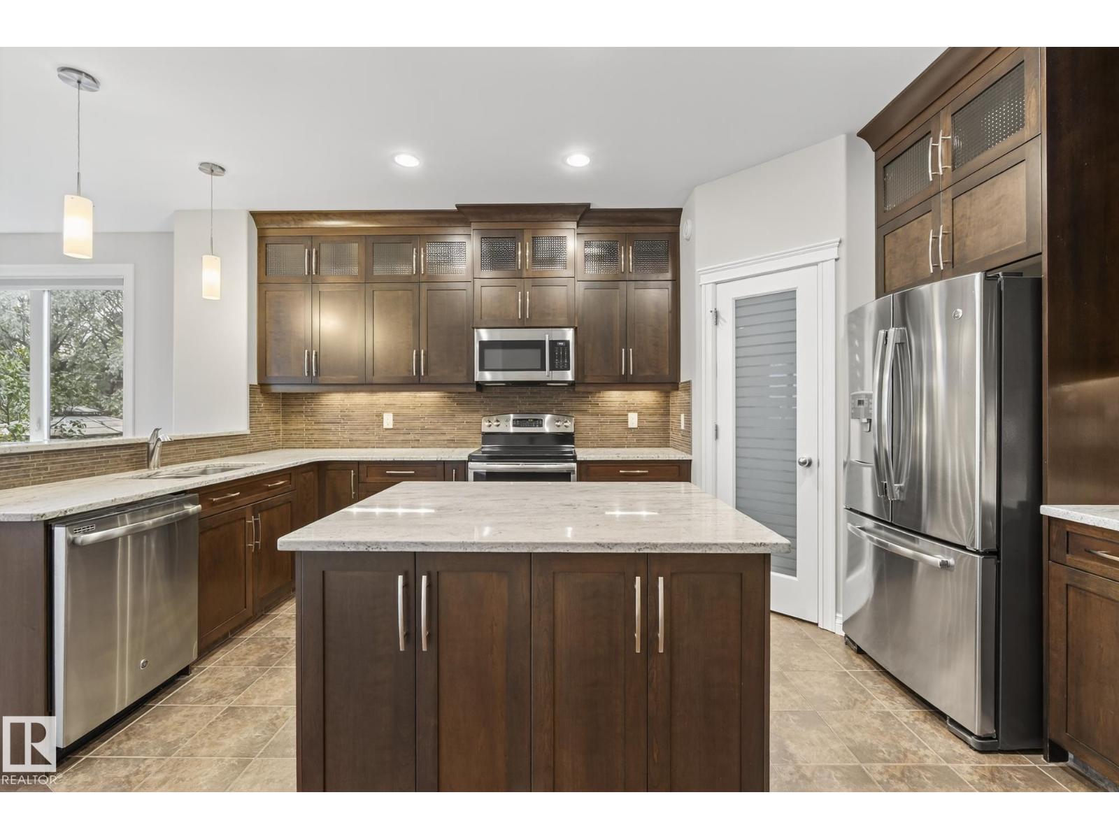 11106 76 AV NW, Edmonton